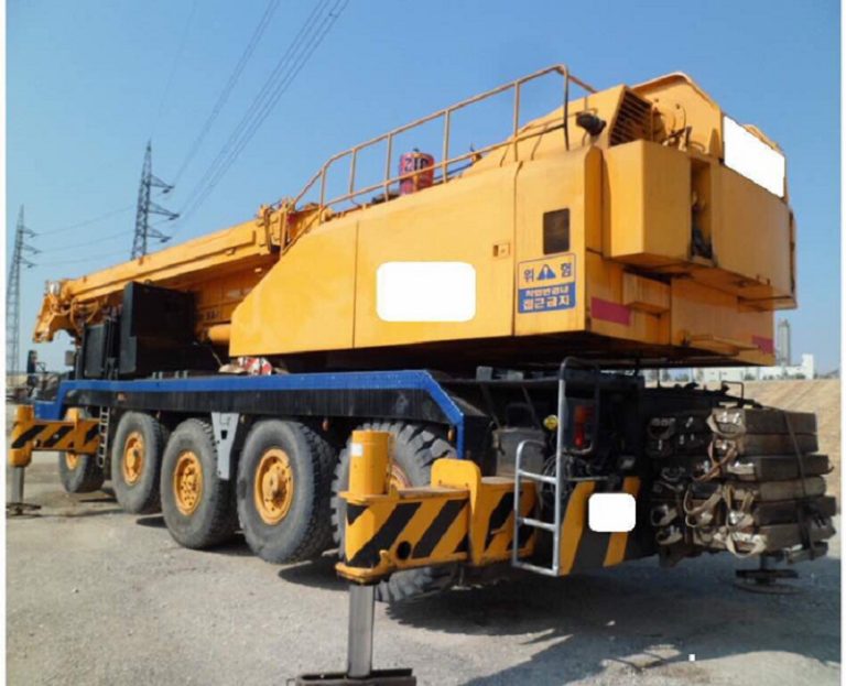 Thuê xe cẩu Kato mới chất lượng tại TPHCM