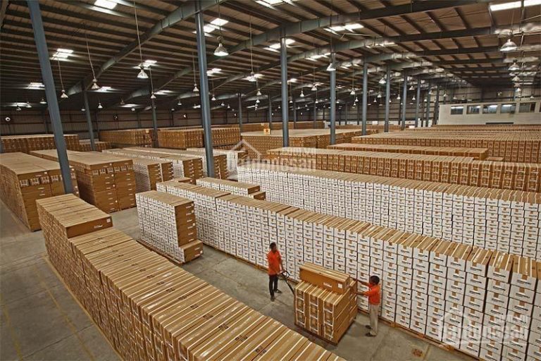 Kho trung chuyển là gì? Vai trò và lợi ích trong lưu thông hàng hóa