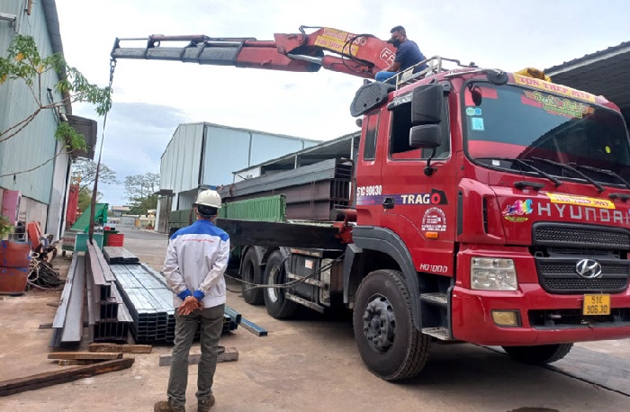 Dịch vụ thuê xe cẩu 8 tấn cần thiết như thế nào? 6 Thuê xe cẩu 8 tấn rất cần thiết trong vận chuyển