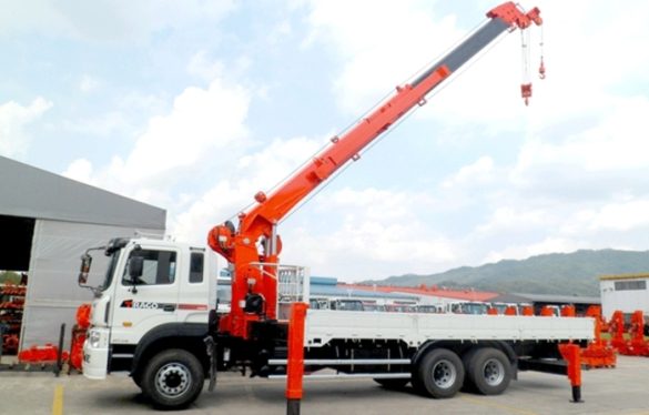 xe cẩu có được lưu thông trên đường không